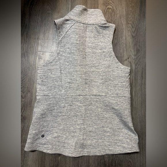 Lululemon Going Places Heathered Gray Vest 6 - Picture 12 of 12